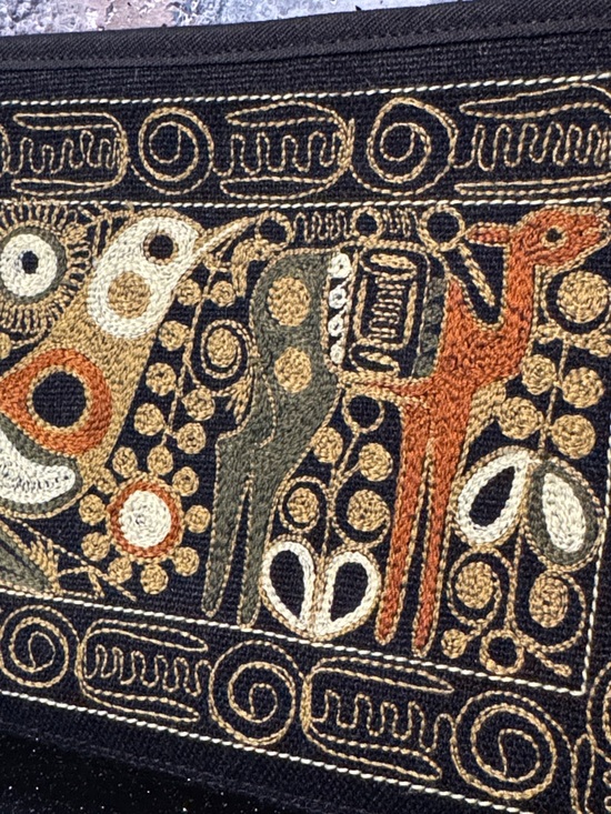 Vintage Embroidered Peruvian Wristlet Clutch - Picture 4 of 10